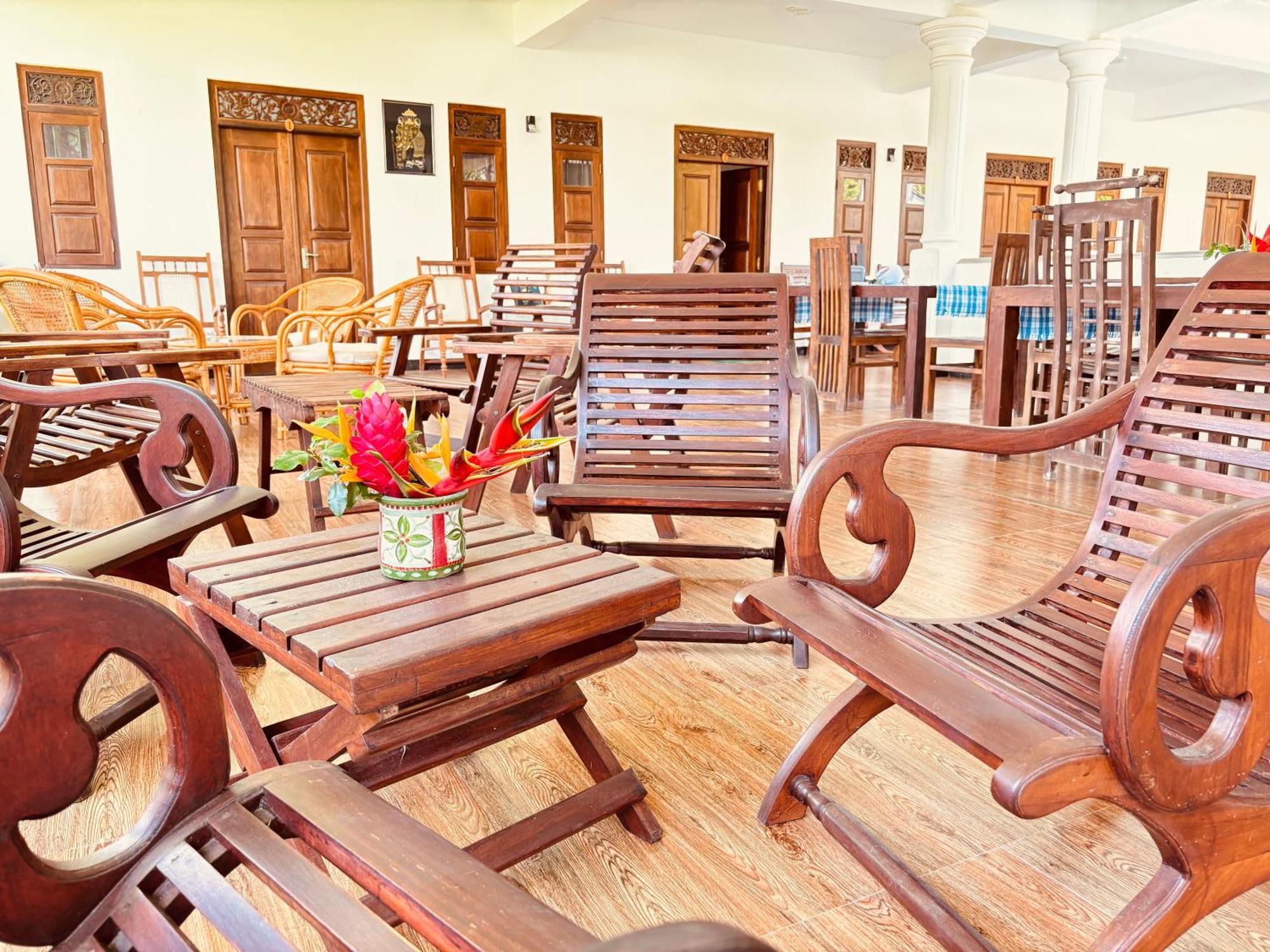 Hotel Indigo Unawatuna Buitenkant foto