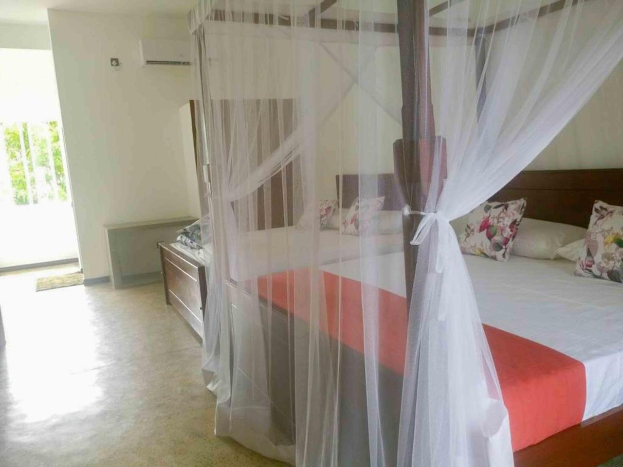 Hotel Indigo Unawatuna Buitenkant foto